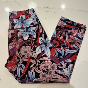 Lululemon cropped leggings floral pattern